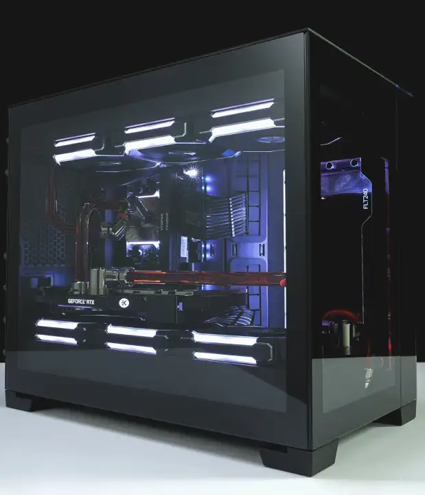 Torre gamer con iluminación RGB y diseño futurista