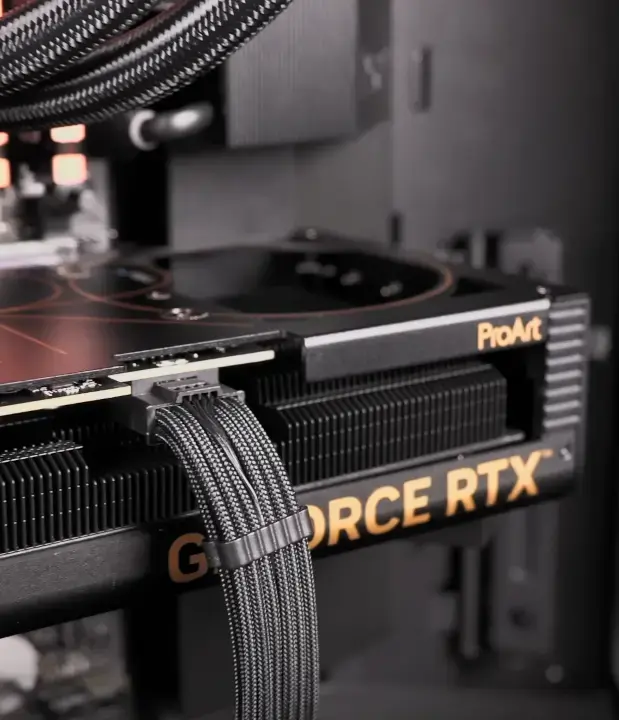 PC profesional con tarjeta gráfica dedicada